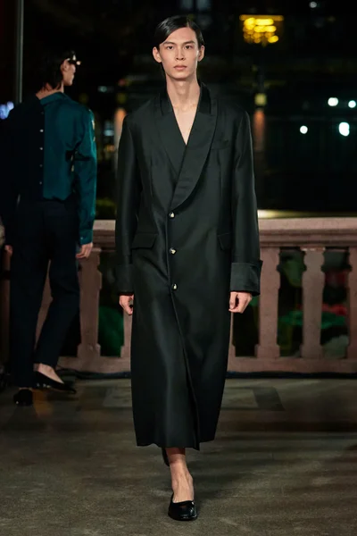 Look 24